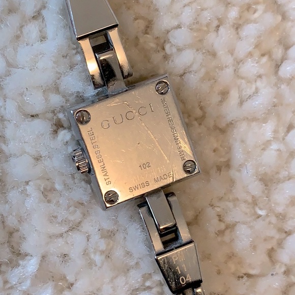 Gucci Mini G Series Diamond Blue Pearl Dial Watch - Picture 2 of 8